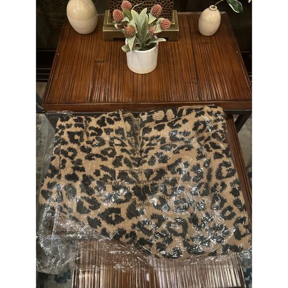 Roffe Accessories Leopard Print Knit Komono, One Size Brown Super Soft New - Picture 4 of 7